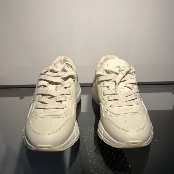 Gucci WOMEN'S RHYTON GUCCI LOGO LEATHER SNEAKER - Picture 2 of 2